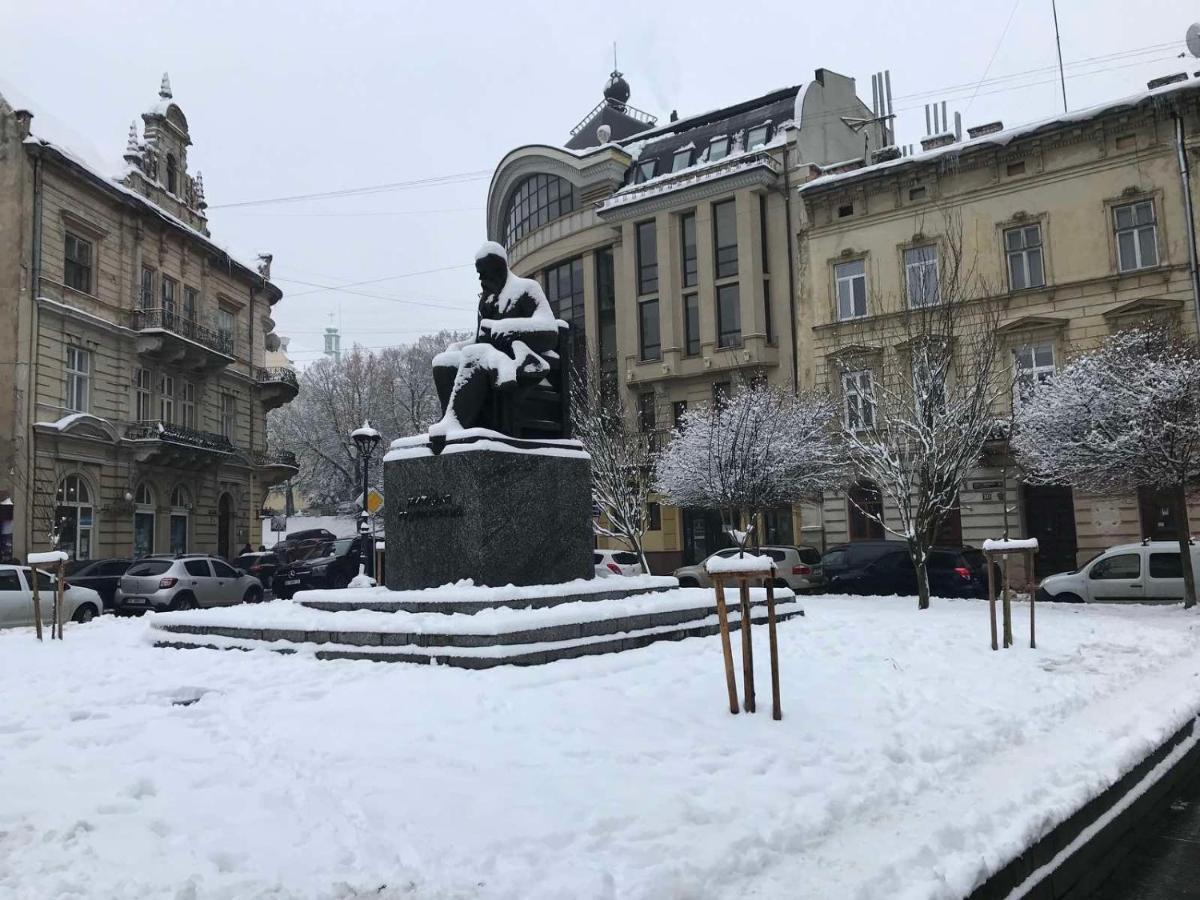 Apartments On Shevchenko Avenue Lviv Exterior photo